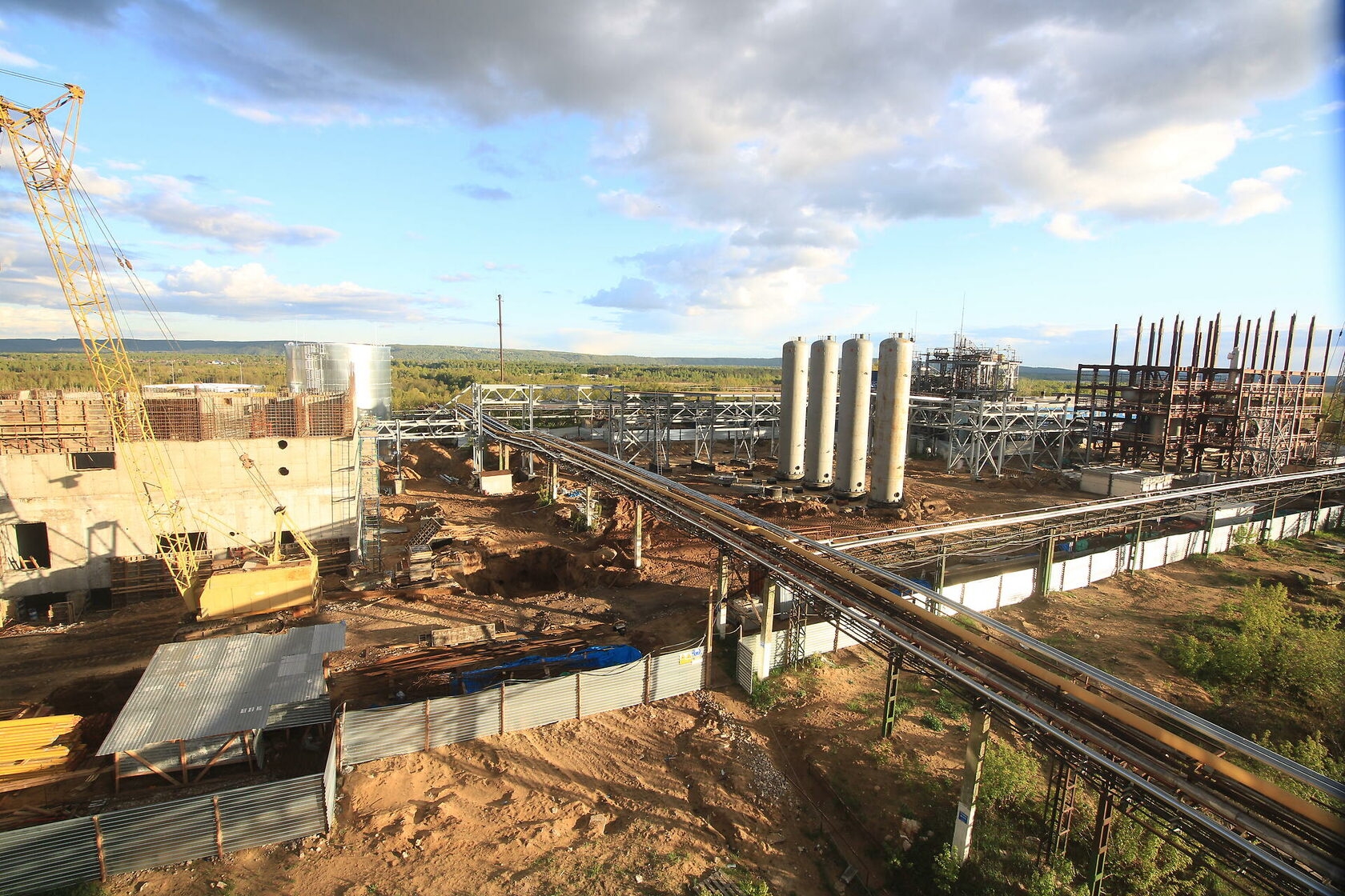 Сравнение: начальный этап строительства Монамин