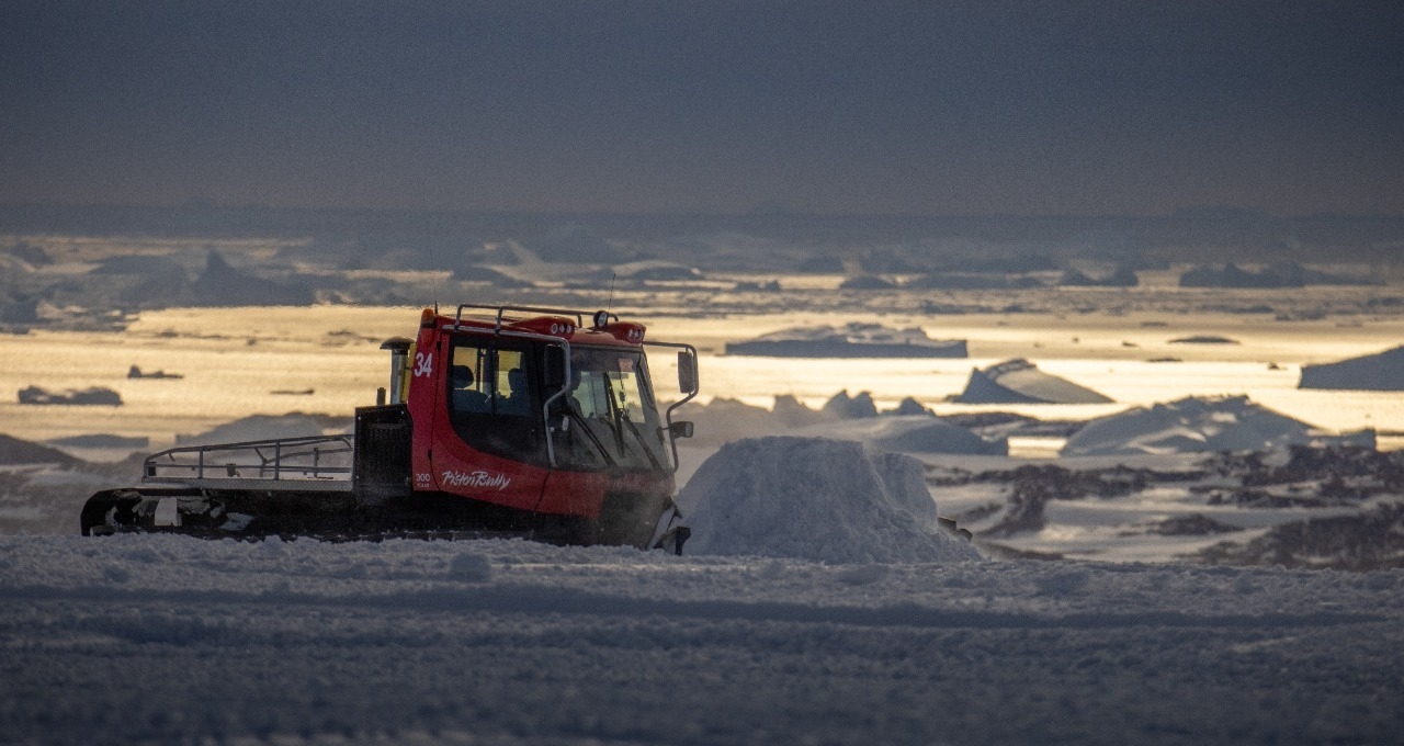 Техника за работой на станции Восток