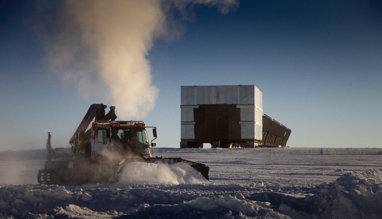 Техника за работой на станции Восток
