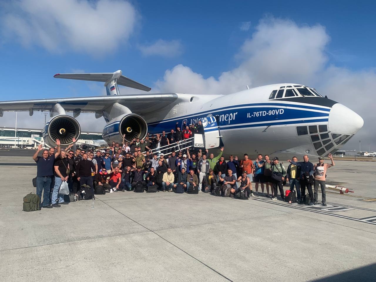 Групповое фото перед вылетом в Антарктику